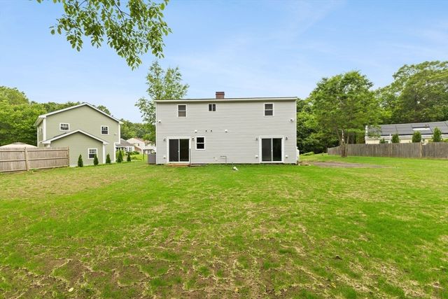 69 Laarhoven Ter, Stoughton, MA 02072