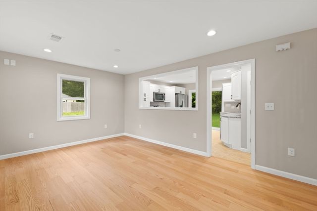 69 Laarhoven Ter, Stoughton, MA 02072