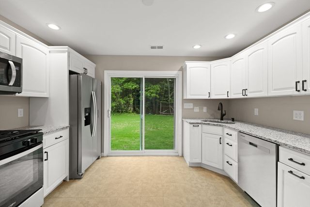 69 Laarhoven Ter, Stoughton, MA 02072