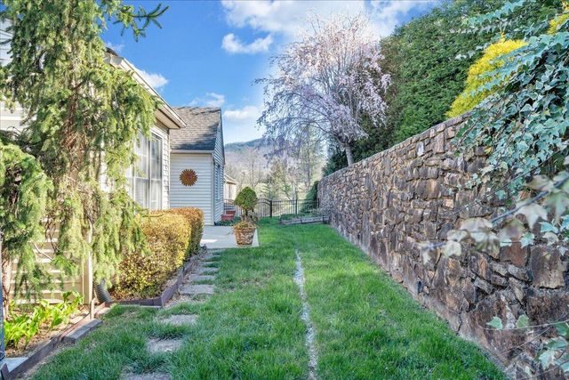 7973 Hollins Court DR, Roanoke, VA 24019