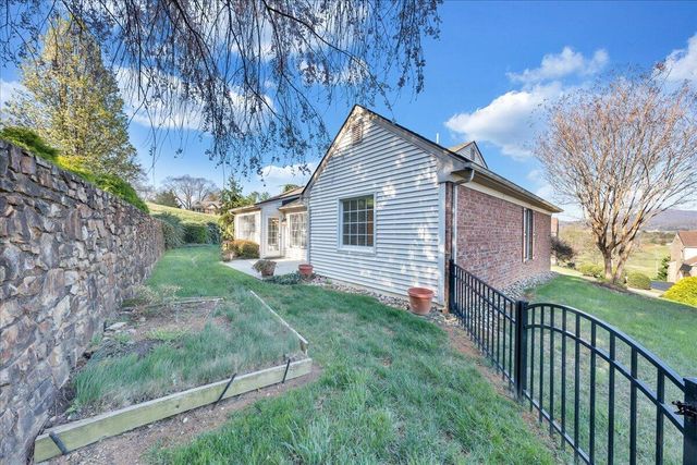 7973 Hollins Court DR, Roanoke, VA 24019