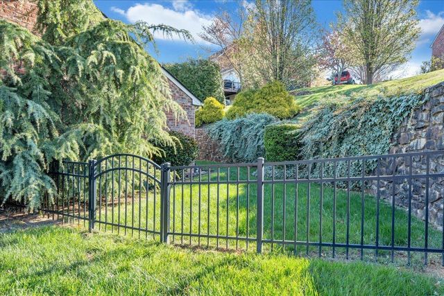 7973 Hollins Court DR, Roanoke, VA 24019