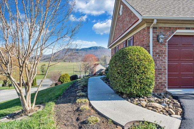 7973 Hollins Court DR, Roanoke, VA 24019