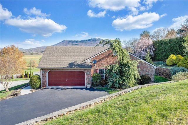 7973 Hollins Court DR, Roanoke, VA 24019