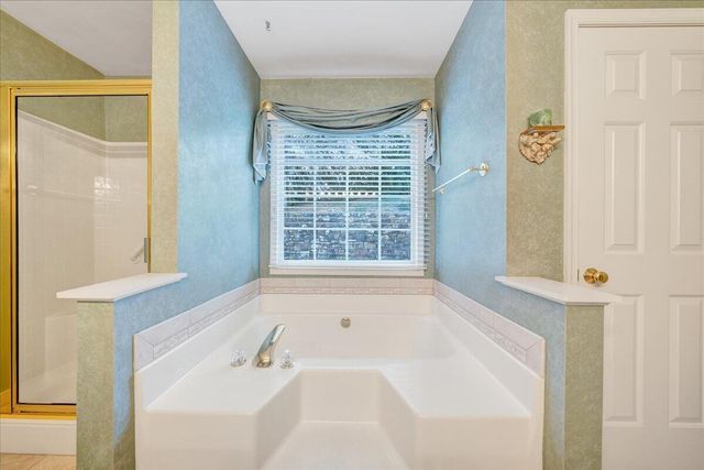 7973 Hollins Court DR, Roanoke, VA 24019