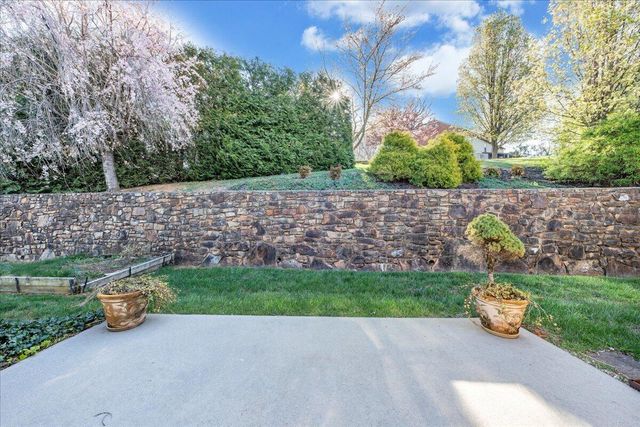 7973 Hollins Court DR, Roanoke, VA 24019