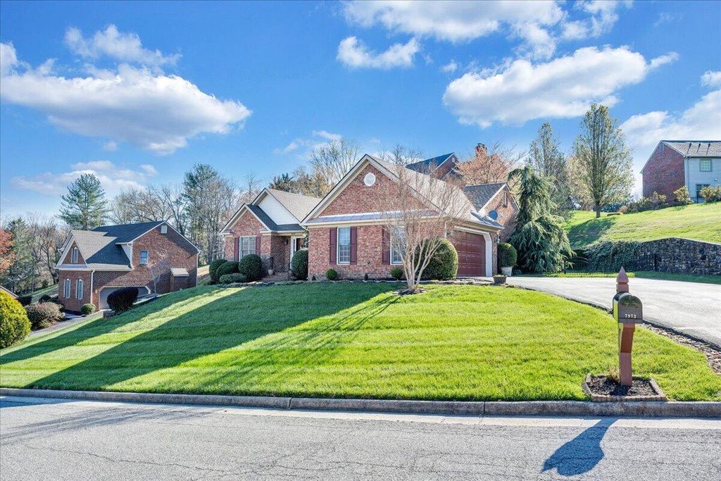 7973 Hollins Court DR, Roanoke, VA 24019