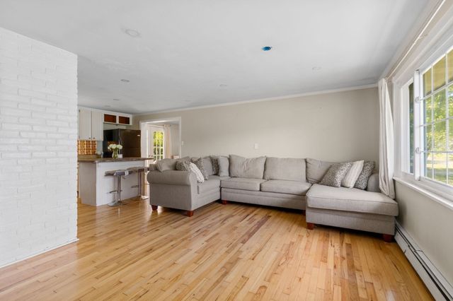156 Boundary St, Brockton, MA 02302