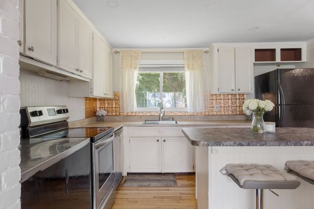156 Boundary St, Brockton, MA 02302