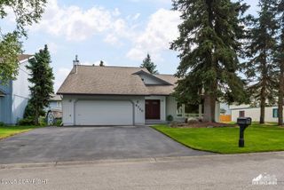 6720 Pickwick Place, Anchorage, AK 99504