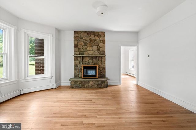 1630 E EMMAUS AVE, Allentown, PA 18103