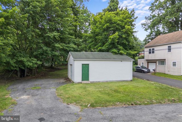 1630 E EMMAUS AVE, Allentown, PA 18103