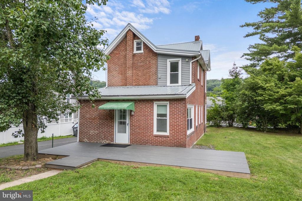 1630 E EMMAUS AVE, Allentown, PA 18103