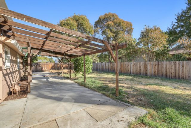 7750 Twin Oaks Ave, Citrus Heights, CA 95610