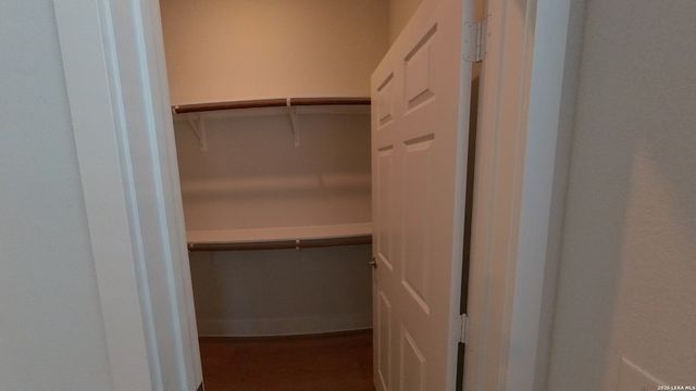 330 E Carson St Apt 3101, San Antonio, TX 78208