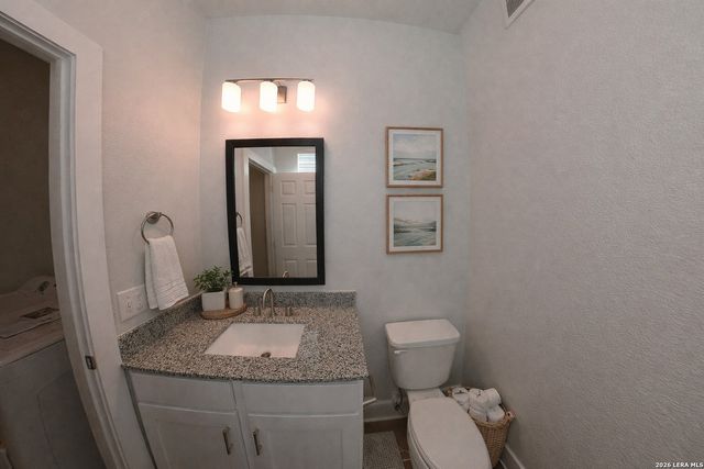 330 E Carson St Apt 3101, San Antonio, TX 78208