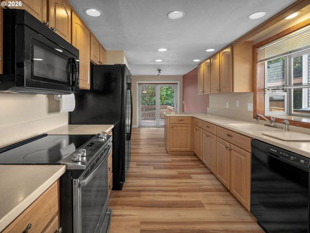 12960 Sw TAPADERA St, Beaverton, OR 97008