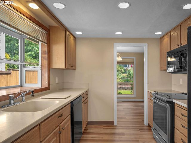 12960 Sw TAPADERA St, Beaverton, OR 97008