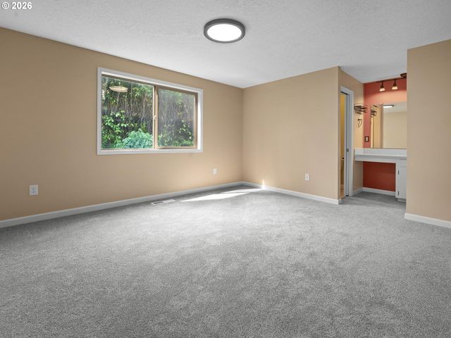 12960 Sw TAPADERA St, Beaverton, OR 97008