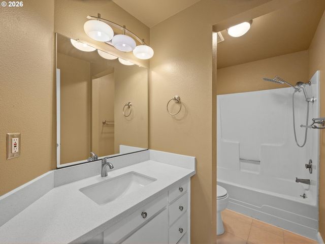 12960 Sw TAPADERA St, Beaverton, OR 97008