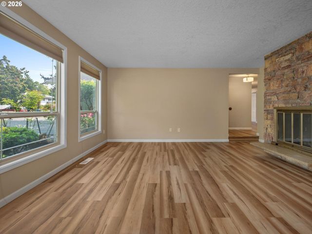 12960 Sw TAPADERA St, Beaverton, OR 97008