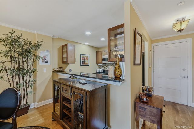 225 Stanley Avenue 107, Mamaroneck, NY 10543