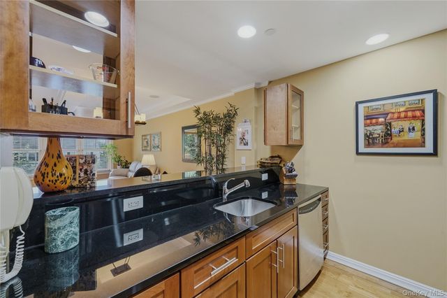 225 Stanley Avenue 107, Mamaroneck, NY 10543