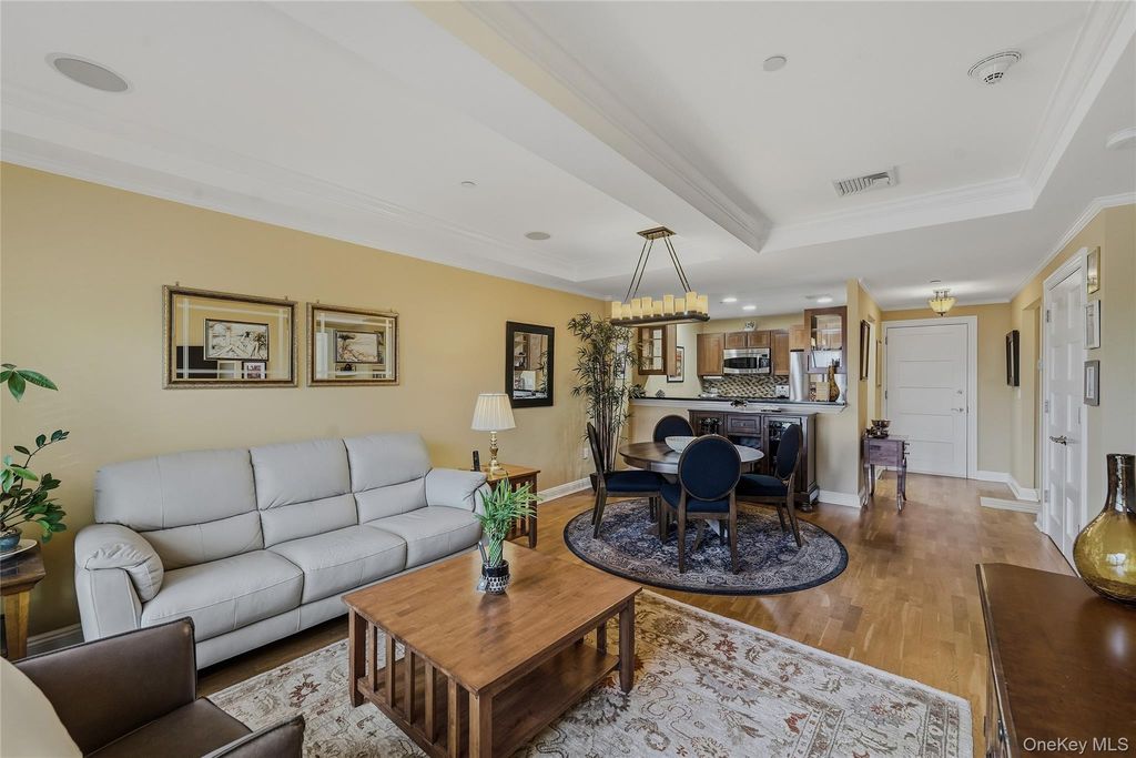 225 Stanley Avenue 107, Mamaroneck, NY 10543 — photo 3