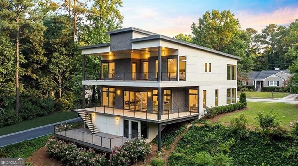 1424 Sylvan Circle NE, Brookhaven, GA 30319