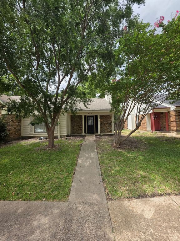713 Denmark Drive, Mesquite, TX 75149