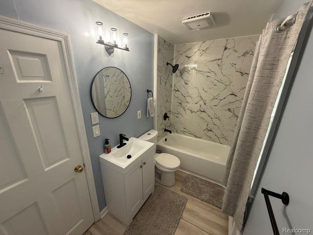 724 Kensington Avenue, Flint, MI 48503