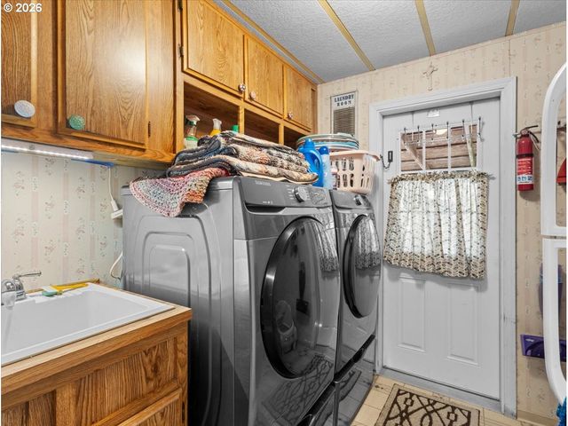 147 CARLON LOOP Rd, Longview, WA 98632