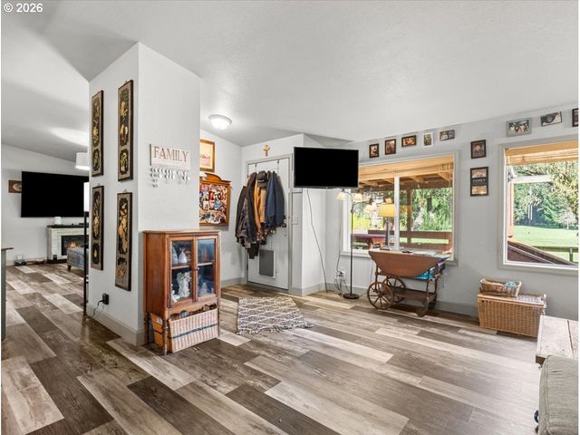 147 CARLON LOOP Rd, Longview, WA 98632