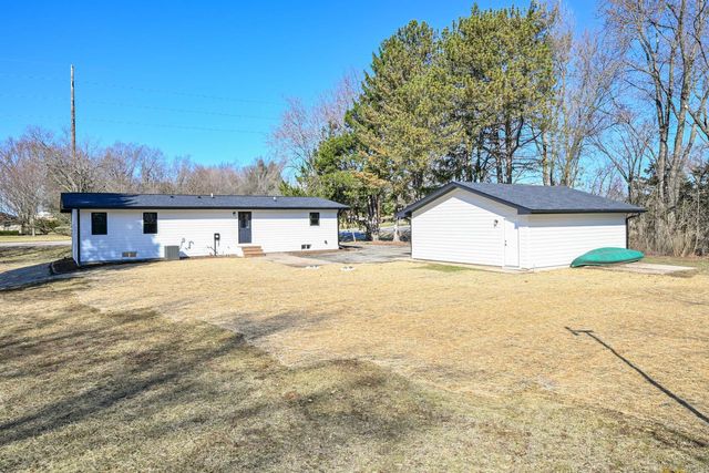 8751 368th AVENUE, Burlington, WI 53105