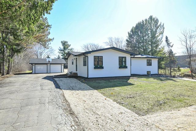 8751 368th AVENUE, Burlington, WI 53105