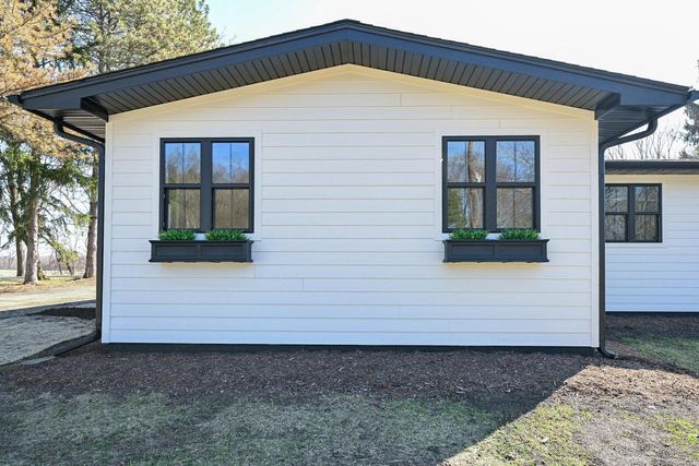 8751 368th AVENUE, Burlington, WI 53105