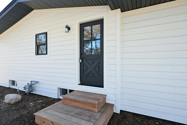 8751 368th AVENUE, Burlington, WI 53105