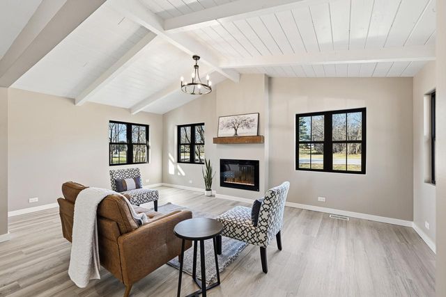 8751 368th AVENUE, Burlington, WI 53105