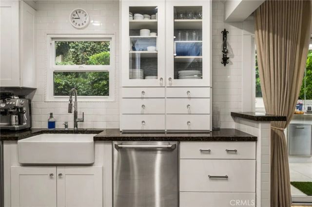683 Vista Bonita, Newport Beach, CA 92660