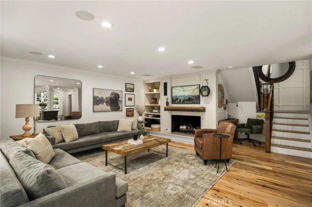 683 Vista Bonita, Newport Beach, CA 92660