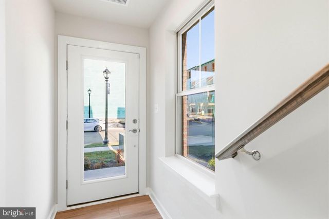 1011 VENIFENA TER SE, Leesburg, VA 20175