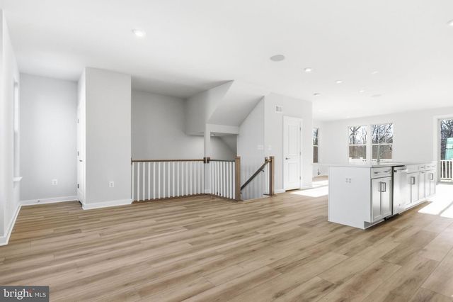 1011 VENIFENA TER SE, Leesburg, VA 20175