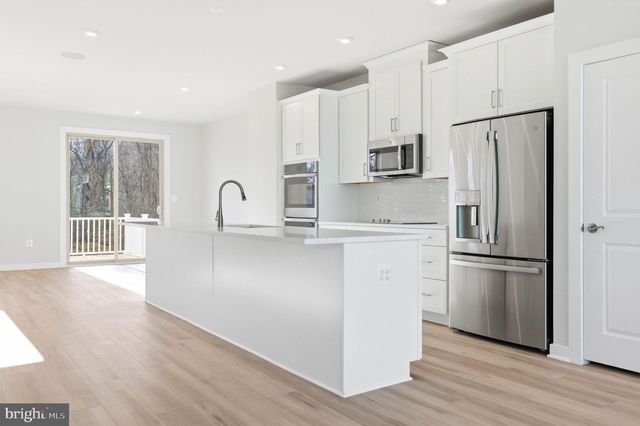 1011 VENIFENA TER SE, Leesburg, VA 20175