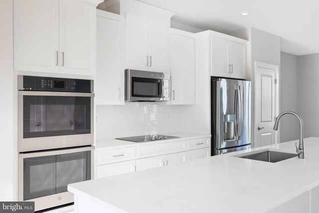 1011 VENIFENA TER SE, Leesburg, VA 20175