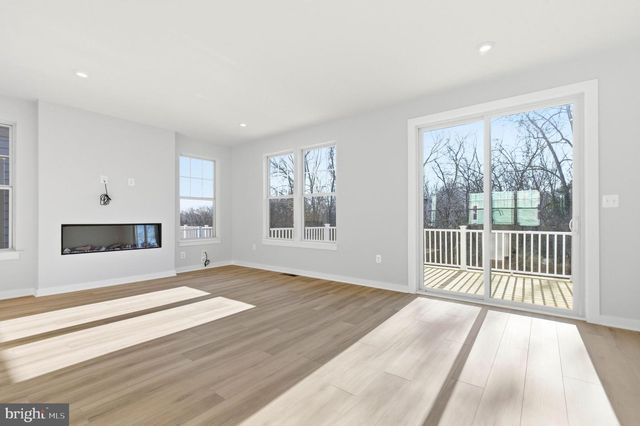1011 VENIFENA TER SE, Leesburg, VA 20175