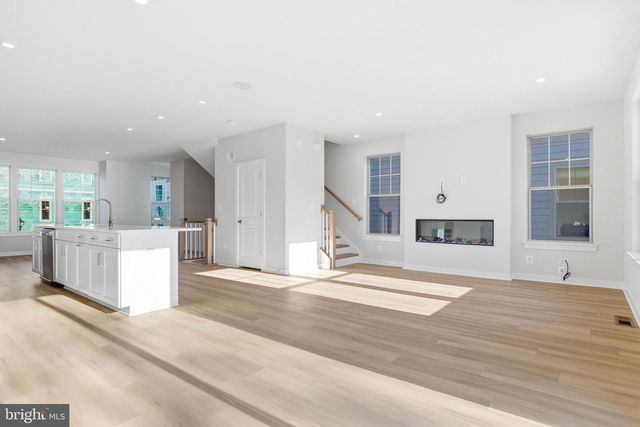 1011 VENIFENA TER SE, Leesburg, VA 20175