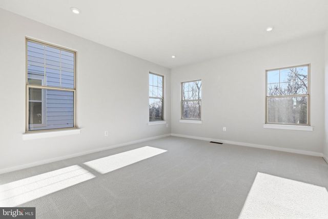 1011 VENIFENA TER SE, Leesburg, VA 20175