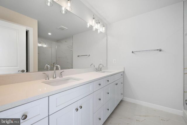 1011 VENIFENA TER SE, Leesburg, VA 20175