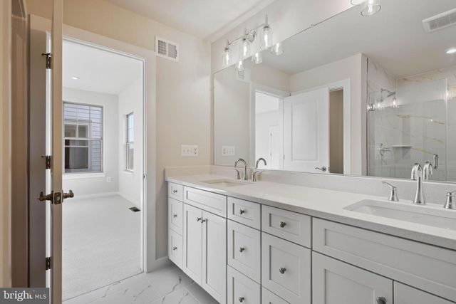 1011 VENIFENA TER SE, Leesburg, VA 20175