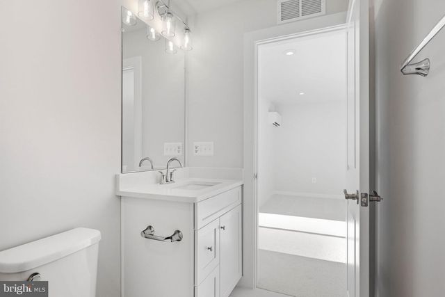 1011 VENIFENA TER SE, Leesburg, VA 20175